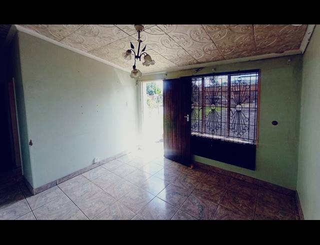 2 BEDROOM FREESTANDING FOR SALE IN BAKERVILLE HEIGHTS
